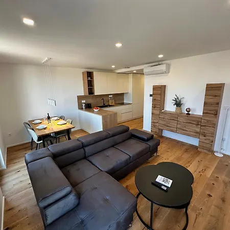 Apartman Penthouse - Garden *