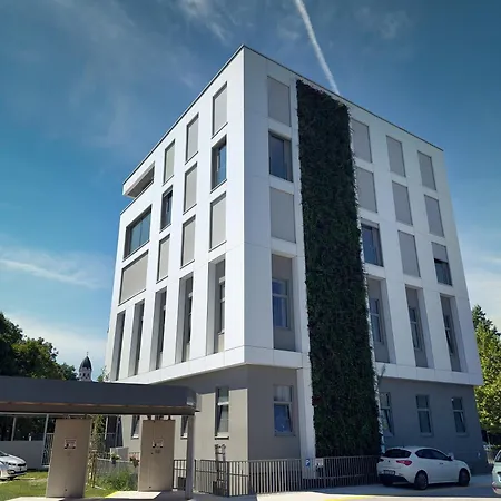 Apartma Penthouse - Garden *